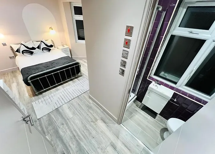 London Crescent House Top Location Ensuites Rooms Great Value